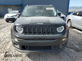 2017 Jeep Renegade Latitude with VIN ZACCJBBB7HPG57002, listed as a Copart auction lot 58260455 with 117,053 mi miles and Salvage title. Bid and sale history available at DreamBid. Image 5.