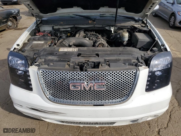 2007 GMC Yukon Denali with VIN 1GKFK63897J320368, listed as a Copart auction lot 77888774 with 233,584 mi miles and Clean Title. Bid and sale history available at carsss.com. Image 11.