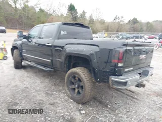 2018 GMC Sierra 2500HD SLT with VIN 1GT12TEY9JF279932, listed as a IAAI auction lot 41583208 with 70,465 mi miles. Bid and sale history available at carsss.com. Image 3.