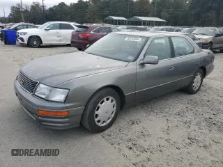 1995 Lexus LS 400 z VIN JT8UF22E1S0022322, wystawiony jako Copart lot #82245044 z przebiegiem 134 079 mil mil oraz Czysty tytuł • Clean title. Historia ofert i sprzedaży dostępna na DreamBid. Obrazek 1.