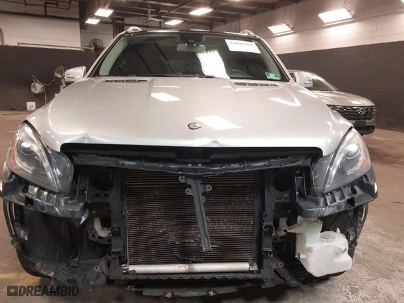 2014 Mercedes-Benz M-Class ML 350 with VIN 4JGDA5HB1EA312780, listed as a IAAI auction lot 41841481 with 183,196 mi miles. Bid and sale history available at carsss.com. Image 6.