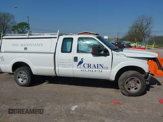 2015 Ford Super Duty F-250 SRW XLT with VIN 1FT7X2B69FEA73967, listed as a IAAI auction lot 41977446 with 270,442 mi miles. Bid and sale history available at carsss.com. Image 13.