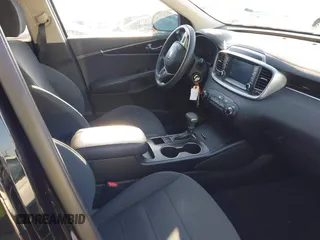 2019 Kia Sorento L with VIN 5XYPG4A31KG577496, listed as a IAAI auction lot 41247314 with 90,177 mi miles. Bid and sale history available at carsss.com. Image 5.