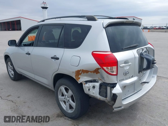 2007 Toyota RAV4 with VIN JTMBD33V775097927, listed as a IAAI auction lot 41870623 with 182,005 mi miles. Bid and sale history available at carsss.com. Image 3.