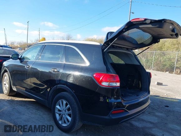 2018 Kia Sorento LX z VIN 5XYPG4A39JG385905, wystawiony jako IAAI lot #40936433 z przebiegiem 116 080 mil mil oraz . Historia ofert i sprzedaży dostępna na DreamBid. Obrazek 3.