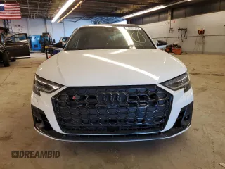 2022 Audi S8 z VIN WAULSBF83NN008651, wystawiony jako Copart lot #75903254 z przebiegiem 32 405 mil mil oraz Szkoda całkowita • Salvage title. Historia ofert i sprzedaży dostępna na DreamBid. Obrazek 5.
