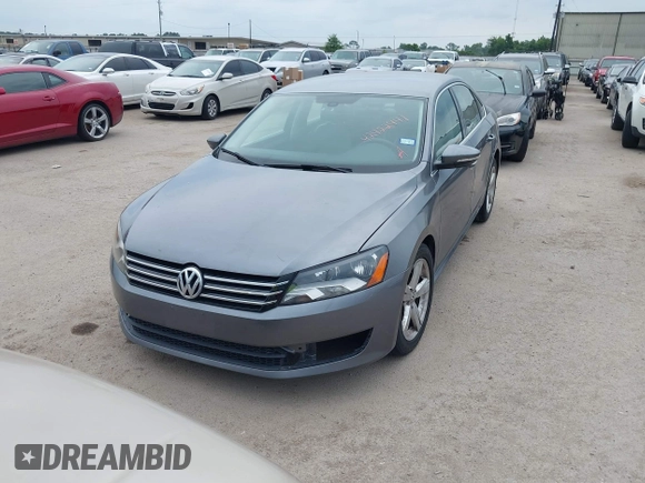 2012 Volkswagen Passat SE с VIN 1VWBP7A38CC070562, выставлен на аукционе IAAI как лот 42422441 с пробегом 182 237 миль миль и . История ставок и продаж доступна на DreamBid. Изображение 2.