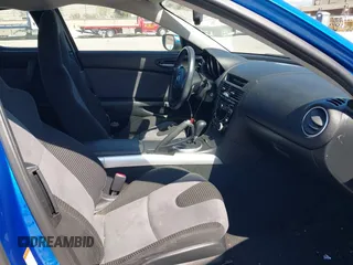 2005 Mazda RX-8 z VIN JM1FE17NX50157626, wystawiony jako IAAI lot #41885669 z przebiegiem 106 835 mil mil oraz . Historia ofert i sprzedaży dostępna na DreamBid. Obrazek 5.