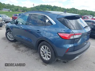 2020 Ford Escape SE z VIN 1FMCU0G64LUC77514, wystawiony jako IAAI lot #42198831 z przebiegiem 39 250 mil mil oraz . Historia ofert i sprzedaży dostępna na DreamBid. Obrazek 3.