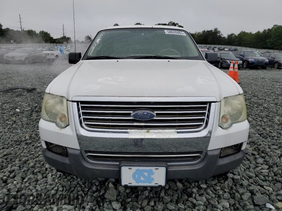 2006 Ford Explorer XLT z VIN 1FMEU73E96UB02808, wystawiony jako Copart lot #58635865 z przebiegiem 140 132 mil mil oraz Czysty tytuł • Clean title. Historia ofert i sprzedaży dostępna na DreamBid. Obrazek 5.