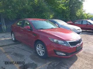 2012 Kia Optima LX z VIN 5XXGM4A76CG003333, wystawiony jako IAAI lot #42413929 z przebiegiem 78 501 mil mil oraz . Historia ofert i sprzedaży dostępna na DreamBid. Obrazek 1.