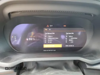 2024 Polestar 2 z VIN YSMFD3KA4RL223132, wystawiony jako Copart lot #55746955 z przebiegiem 6101 mil mil oraz Szkody całkowita. Historia ofert i sprzedaży dostępna na DreamBid. Obrazek 9.