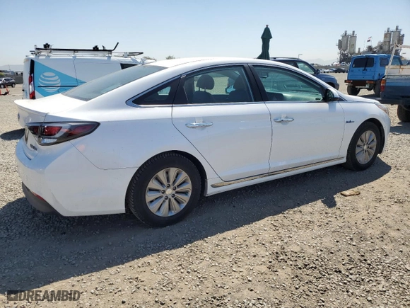 2017 Hyundai Sonata Hybrid SE with VIN KMHE24L36HA061335, listed as a Copart auction lot 52649475 with 186,825 mi miles and Clean Title. Bid and sale history available at carsss.com. Image 3.