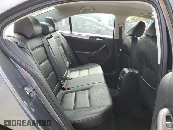 2014 Volkswagen Jetta SE with VIN 3VWD17AJ8EM285840, listed as a Copart auction lot 63943435 with 137,555 mi miles and Clean title. Bid and sale history available at DreamBid. Image 10.