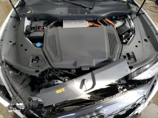 2024 Audi Q8 e-tron Premium Plus z VIN WA15AAGE9RB025792, wystawiony jako Copart lot #74004454 z przebiegiem 9 852 mil mil oraz Szkoda całkowita • Salvage title. Historia ofert i sprzedaży dostępna na DreamBid. Obrazek 12.