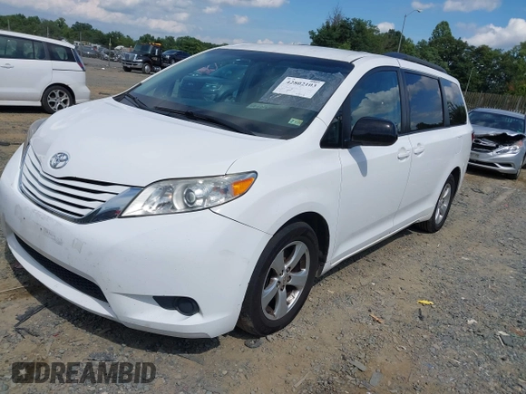 2017 Toyota Sienna LE Auto Access Seat z VIN 5TDKZ3DC5HS826355, wystawiony jako IAAI lot #42802103 z przebiegiem 310 281 mil mil oraz . Historia ofert i sprzedaży dostępna na DreamBid. Obrazek 17.