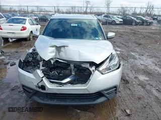 2018 Nissan Kicks S with VIN 3N1CP5CU6JL536379, listed as a IAAI auction lot 41523736 with 110,621 mi miles. Bid and sale history available at carsss.com. Image 11.