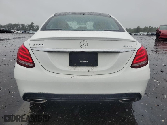 2016 Mercedes-Benz C 300 Luxury z VIN 55SWF4KB7GU142452, wystawiony jako Copart lot #58811165 z przebiegiem 86 683 mil mil oraz Szkoda całkowita • Salvage title. Historia ofert i sprzedaży dostępna na DreamBid. Obrazek 6.