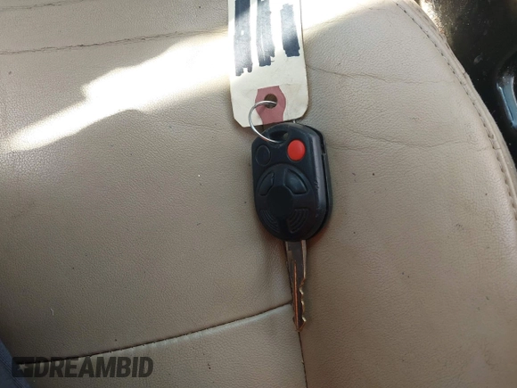 2010 Ford Escape Limited с VIN 1FMCU9EG4AKC82995, выставлен на аукционе IAAI как лот 42625491 с пробегом 279 192 миль миль и . История ставок и продаж доступна на DreamBid. Изображение 11.