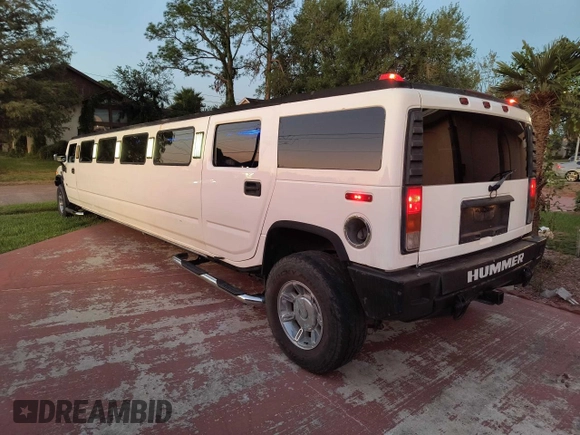 2004 Hummer H2 with VIN 5GRGN23U34H116910, listed as a Copart auction lot 76343914 with 186,685 mi miles and Clean Title. Bid and sale history available at carsss.com. Image 3.