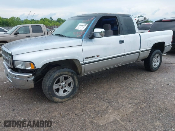 1996 Dodge 1500 z VIN 3B7HC13Y6TG180182, wystawiony jako IAAI lot #42443453 z przebiegiem 224 613 mil mil oraz . Historia ofert i sprzedaży dostępna na DreamBid. Obrazek 2.