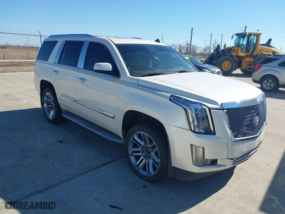 2015 Cadillac Escalade Luxury with VIN 1GYS3BKJ7FR303390, listed as a IAAI auction lot 41428556 with 152,978 mi miles. Bid and sale history available at carsss.com. Image 1.