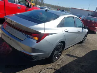 2023 Hyundai Elantra SEL with VIN 5NPLM4AG6PH091535, listed as a IAAI auction lot 41947089 with 28,577 mi miles and . Bid and sale history available at DreamBid. Image 4.