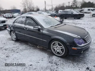 2005 Mercedes-Benz C 55 AMG z VIN WDBRF76J35F584816, wystawiony jako Copart lot #45890395 z przebiegiem 154 772 mil mil oraz Szkoda całkowita • Salvage title. Historia ofert i sprzedaży dostępna na DreamBid. Obrazek 4.
