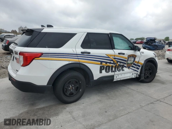 2023 Ford Police Interceptor Utility z VIN 1FM5K8AB9PGA62413, wystawiony jako Copart lot #51018865 z przebiegiem Nie podano mil oraz Szkoda całkowita • Salvage title. Historia ofert i sprzedaży dostępna na DreamBid. Obrazek 3.