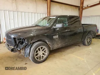 2016 Ram 1500 Express z VIN 1C6RR6KG5GS347923, wystawiony jako Copart lot #45402645 z przebiegiem 162 983 mil mil oraz Szkoda całkowita • Salvage title. Historia ofert i sprzedaży dostępna na DreamBid. Obrazek 1.