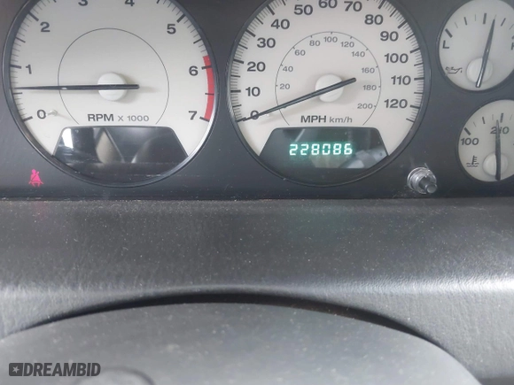 2003 Jeep Grand Cherokee Limited with VIN 1J4GW58N43C521617, listed as a IAAI auction lot 41781064 with 228,086 mi miles. Bid and sale history available at carsss.com. Image 7.