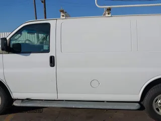 2017 GMC Savana Cargo Van with VIN 1GTW7AFF7H1911097, listed as a IAAI auction lot 41457566 with 192,508 mi miles. Bid and sale history available at carsss.com. Image 14.