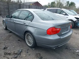 2011 BMW 3 Series 328i xDrive with VIN WBAPK5G59BNN31420, listed as a IAAI auction lot 42087265 with 121,209 mi miles. Bid and sale history available at carsss.com. Image 3.