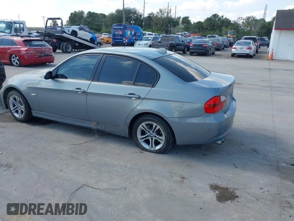 2008 BMW 3 Series 328xi z VIN WBAVC93558K036126, wystawiony jako IAAI lot #41520761 z przebiegiem 96 034 mil mil oraz . Historia ofert i sprzedaży dostępna na DreamBid. Obrazek 3.