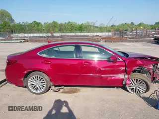 2013 Lexus ES 250 with VIN JTHBK1GG1D2006894, listed as a IAAI auction lot 42103037 with 103,277 mi miles and . Bid and sale history available at DreamBid. Image 13.