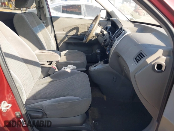 2008 Hyundai Tucson SE with VIN KM8JN12D28U913130, listed as a IAAI auction lot 41915402 with 208,907 mi miles. Bid and sale history available at carsss.com. Image 5.