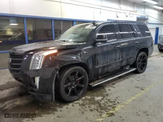 2018 Cadillac Escalade Platinum with VIN 1GYS4DKJ6JR319078, listed as a Copart auction lot 45489985 with 106,014 mi miles and Salvage Title. Bid and sale history available at carsss.com. Image 1.