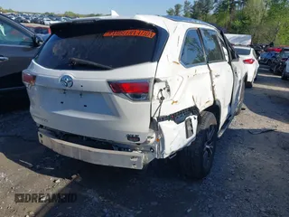 2016 Toyota Highlander XLE z VIN 5TDKKRFH9GS172801, wystawiony jako IAAI lot #41977342 z przebiegiem 224 275 mil mil oraz . Historia ofert i sprzedaży dostępna na DreamBid. Obrazek 4.