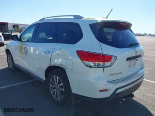 2015 Nissan Pathfinder S with VIN 5N1AR2MM3FC701136, listed as a IAAI auction lot 41630235 with 187,162 mi miles. Bid and sale history available at carsss.com. Image 3.