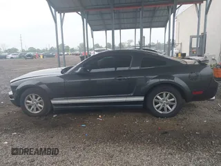 2007 Ford Mustang Deluxe with VIN 1ZVFT80N175365857, listed as a IAAI auction lot 42512673 with 136,145 mi miles and . Bid and sale history available at DreamBid. Image 15.