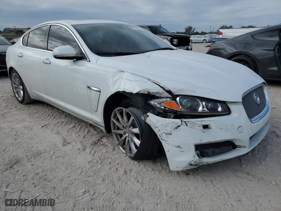 2015 Jaguar XF I4 T Premium with VIN SAJWA0FS3FPU42451, listed as a Copart auction lot 88737655 with 126,894 mi miles and Salvage Title. Bid and sale history available at carsss.com. Image 4.