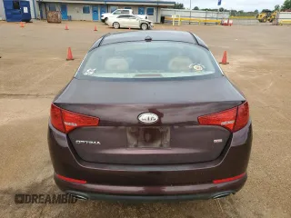 2011 Kia Optima LX z VIN KNAGM4A71B5056974, wystawiony jako Copart lot #54190885 z przebiegiem 53 768 mil mil oraz Szkoda całkowita • Salvage title. Historia ofert i sprzedaży dostępna na DreamBid. Obrazek 6.