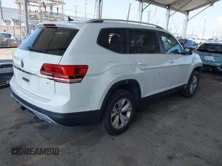 2018 Volkswagen Atlas SE with VIN 1V2CR2CAXJC594811, listed as a IAAI auction lot 42408595 with 65,247 mi miles and . Bid and sale history available at DreamBid. Image 4.
