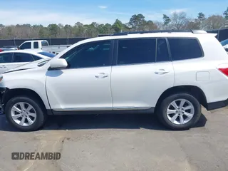 2013 Toyota Highlander with VIN 5TDZA3EH4DS042792, listed as a IAAI auction lot 41820271 with 118,536 mi miles and . Bid and sale history available at DreamBid. Image 14.