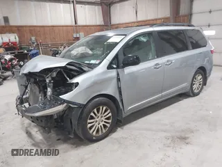 2016 Toyota Sienna XLE with VIN 5TDYK3DC7GS748075, listed as a IAAI auction lot 41795318 with 153,913 mi miles. Bid and sale history available at carsss.com. Image 18.