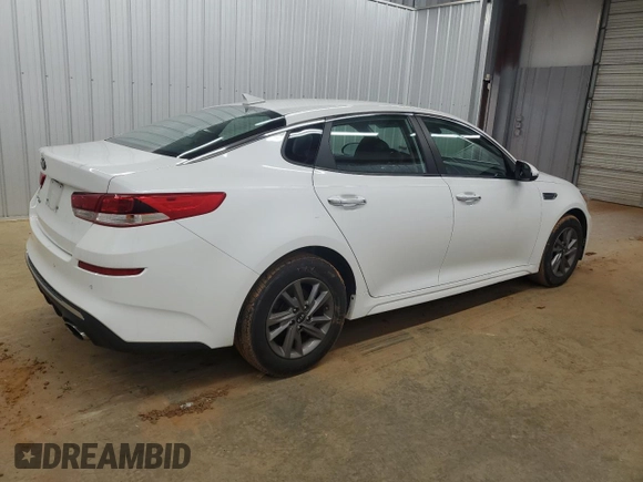 2020 Kia Optima LX with VIN 5XXGT4L33LG413861, listed as a Copart auction lot 52986595 with 122,609 mi miles and Clean Title. Bid and sale history available at carsss.com. Image 3.