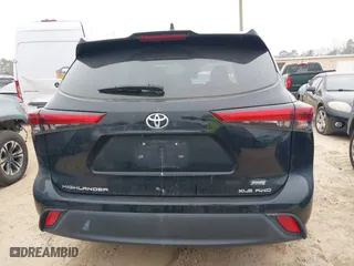 2020 Toyota Highlander XLE with VIN 5TDHZRBH7LS025107, listed as a IAAI auction lot 41236242 with 68,646 mi miles. Bid and sale history available at carsss.com. Image 16.