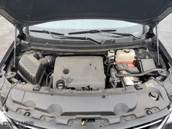 2018 Chevrolet Traverse Premier with VIN 1GNERKKW4JJ264317, listed as a Copart auction lot 47233215 with 101,721 mi miles and Salvage Title. Bid and sale history available at carsss.com. Image 12.