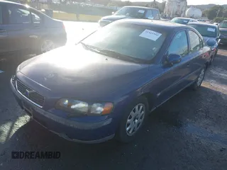 2002 Volvo S60 with VIN YV1RS61R422109693, listed as a IAAI auction lot 41523392 with 231,351 mi miles. Bid and sale history available at carsss.com. Image 2.