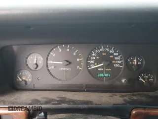 1998 Jeep Grand Cherokee Laredo with VIN 1J4GZ48S1WC165851, listed as a Copart auction lot 84110044 with 306,484 mi miles and Salvage Title. Bid and sale history available at carsss.com. Image 9.
